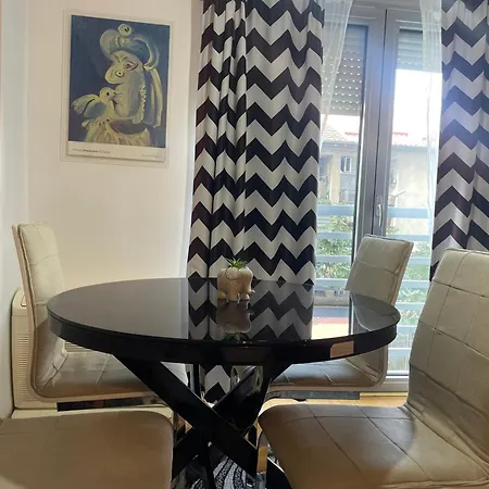 Charming Modern Near Center Free Parking & Fully Equipped 아파트 스코페
