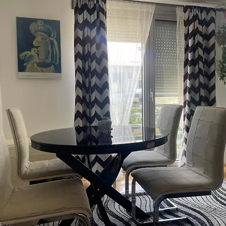 Charming Modern Near Center Free Parking & Fully Equipped 아파트 *
