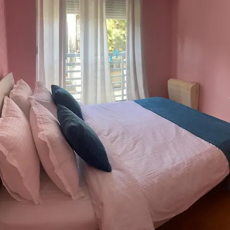 Charming Modern Near Center Free Parking & Fully Equipped 아파트 *