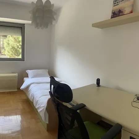 Charming Modern Near Center Free Parking & Fully Equipped Διαμέρισμα *